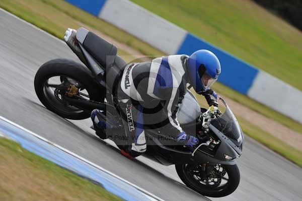 Motorcycle action photographs;Trackday digital images;donington;donington park leicestershire;donington photographs;event digital images;eventdigitalimages;no limits trackday;peter wileman photography;trackday;trackday photos