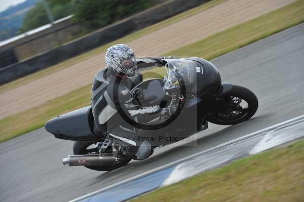 Motorcycle action photographs;Trackday digital images;donington;donington park leicestershire;donington photographs;event digital images;eventdigitalimages;no limits trackday;peter wileman photography;trackday;trackday photos