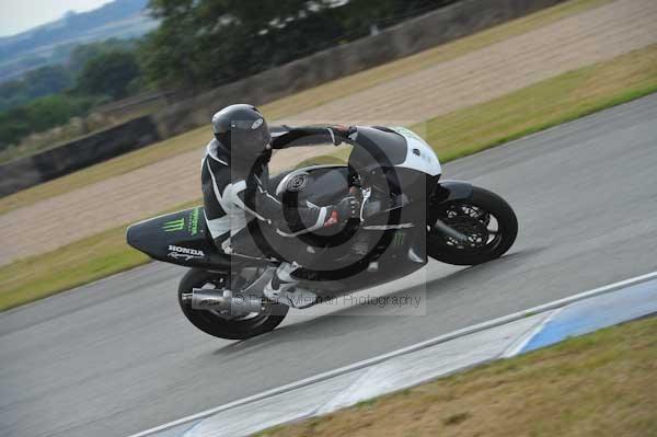 Motorcycle action photographs;Trackday digital images;donington;donington park leicestershire;donington photographs;event digital images;eventdigitalimages;no limits trackday;peter wileman photography;trackday;trackday photos