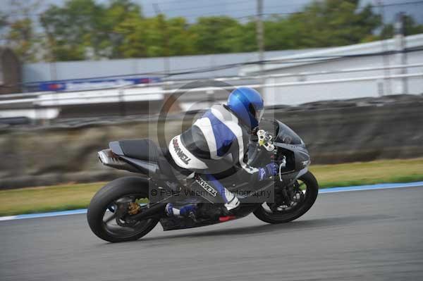 Motorcycle action photographs;Trackday digital images;donington;donington park leicestershire;donington photographs;event digital images;eventdigitalimages;no limits trackday;peter wileman photography;trackday;trackday photos