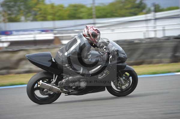 Motorcycle action photographs;Trackday digital images;donington;donington park leicestershire;donington photographs;event digital images;eventdigitalimages;no limits trackday;peter wileman photography;trackday;trackday photos