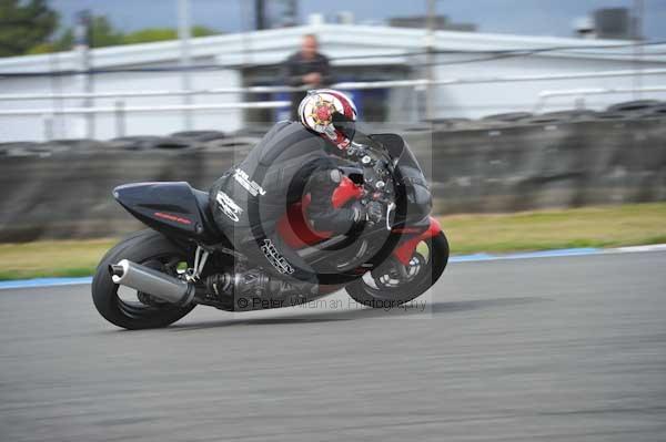 Motorcycle action photographs;Trackday digital images;donington;donington park leicestershire;donington photographs;event digital images;eventdigitalimages;no limits trackday;peter wileman photography;trackday;trackday photos