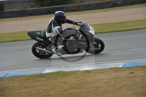 Motorcycle action photographs;Trackday digital images;donington;donington park leicestershire;donington photographs;event digital images;eventdigitalimages;no limits trackday;peter wileman photography;trackday;trackday photos