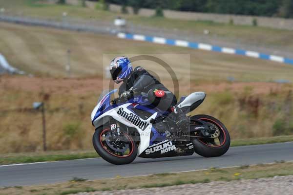 Motorcycle action photographs;Trackday digital images;donington;donington park leicestershire;donington photographs;event digital images;eventdigitalimages;no limits trackday;peter wileman photography;trackday;trackday photos
