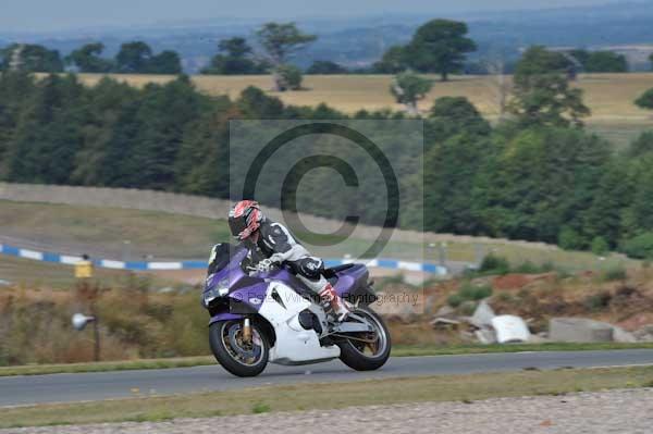 Motorcycle action photographs;Trackday digital images;donington;donington park leicestershire;donington photographs;event digital images;eventdigitalimages;no limits trackday;peter wileman photography;trackday;trackday photos