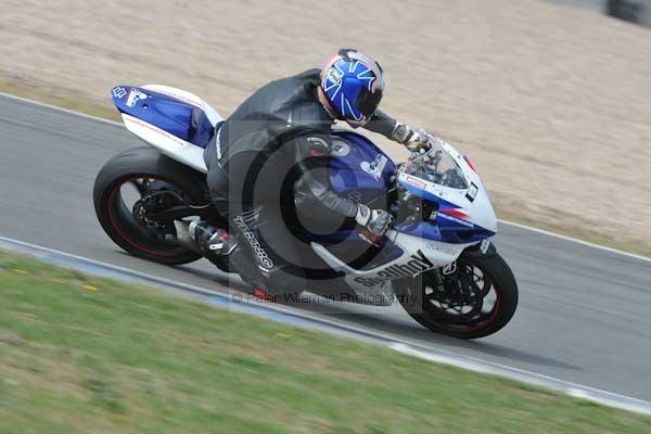 Motorcycle action photographs;Trackday digital images;donington;donington park leicestershire;donington photographs;event digital images;eventdigitalimages;no limits trackday;peter wileman photography;trackday;trackday photos
