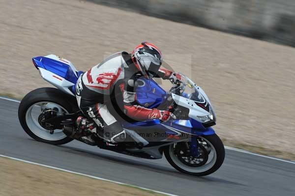Motorcycle action photographs;Trackday digital images;donington;donington park leicestershire;donington photographs;event digital images;eventdigitalimages;no limits trackday;peter wileman photography;trackday;trackday photos