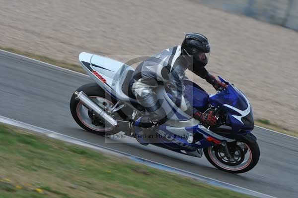 Motorcycle action photographs;Trackday digital images;donington;donington park leicestershire;donington photographs;event digital images;eventdigitalimages;no limits trackday;peter wileman photography;trackday;trackday photos