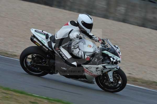 Motorcycle action photographs;Trackday digital images;donington;donington park leicestershire;donington photographs;event digital images;eventdigitalimages;no limits trackday;peter wileman photography;trackday;trackday photos