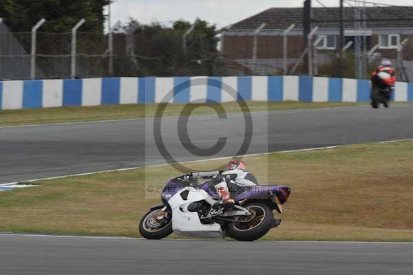 Motorcycle action photographs;Trackday digital images;donington;donington park leicestershire;donington photographs;event digital images;eventdigitalimages;no limits trackday;peter wileman photography;trackday;trackday photos