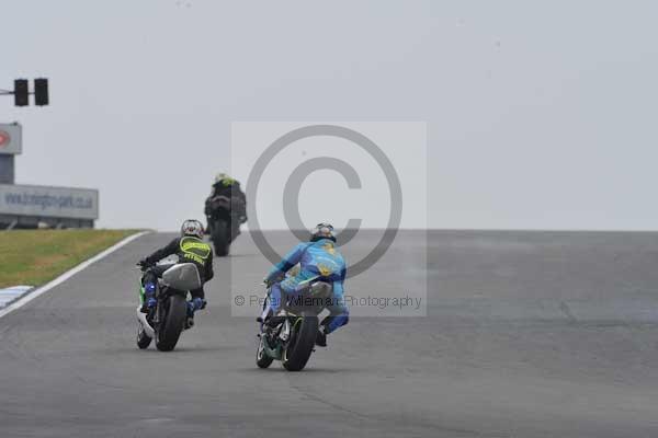 Motorcycle action photographs;Trackday digital images;donington;donington park leicestershire;donington photographs;event digital images;eventdigitalimages;no limits trackday;peter wileman photography;trackday;trackday photos