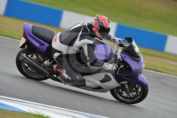 Motorcycle action photographs;Trackday digital images;donington;donington park leicestershire;donington photographs;event digital images;eventdigitalimages;no limits trackday;peter wileman photography;trackday;trackday photos