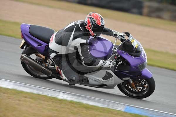 Motorcycle action photographs;Trackday digital images;donington;donington park leicestershire;donington photographs;event digital images;eventdigitalimages;no limits trackday;peter wileman photography;trackday;trackday photos