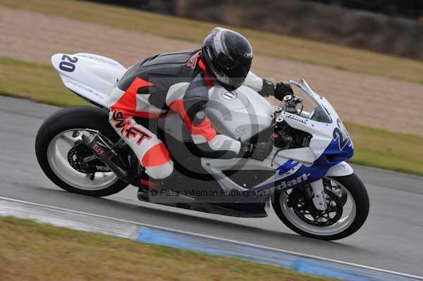 Motorcycle action photographs;Trackday digital images;donington;donington park leicestershire;donington photographs;event digital images;eventdigitalimages;no limits trackday;peter wileman photography;trackday;trackday photos