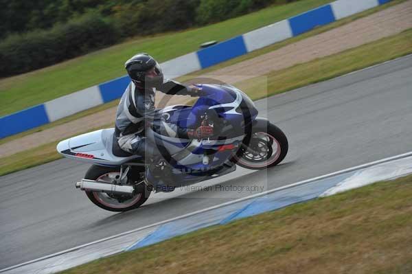 Motorcycle action photographs;Trackday digital images;donington;donington park leicestershire;donington photographs;event digital images;eventdigitalimages;no limits trackday;peter wileman photography;trackday;trackday photos