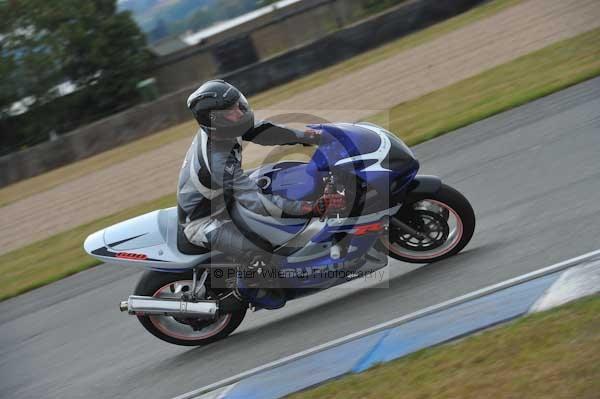 Motorcycle action photographs;Trackday digital images;donington;donington park leicestershire;donington photographs;event digital images;eventdigitalimages;no limits trackday;peter wileman photography;trackday;trackday photos