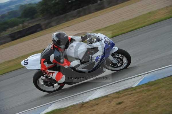 Motorcycle action photographs;Trackday digital images;donington;donington park leicestershire;donington photographs;event digital images;eventdigitalimages;no limits trackday;peter wileman photography;trackday;trackday photos
