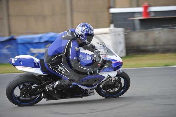 Motorcycle action photographs;Trackday digital images;donington;donington park leicestershire;donington photographs;event digital images;eventdigitalimages;no limits trackday;peter wileman photography;trackday;trackday photos