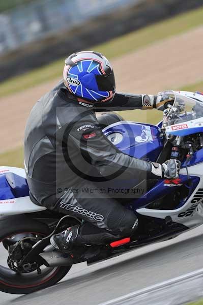 Motorcycle action photographs;Trackday digital images;donington;donington park leicestershire;donington photographs;event digital images;eventdigitalimages;no limits trackday;peter wileman photography;trackday;trackday photos