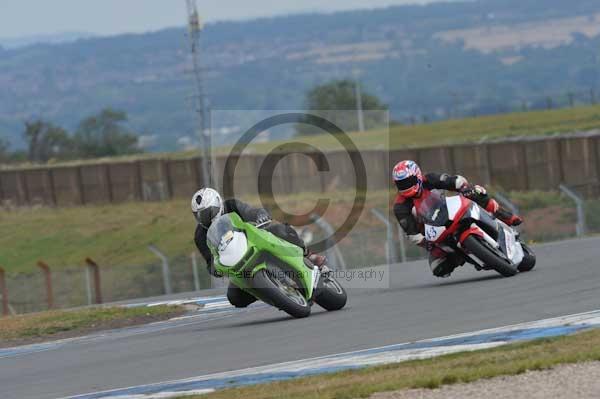 Motorcycle action photographs;Trackday digital images;donington;donington park leicestershire;donington photographs;event digital images;eventdigitalimages;no limits trackday;peter wileman photography;trackday;trackday photos