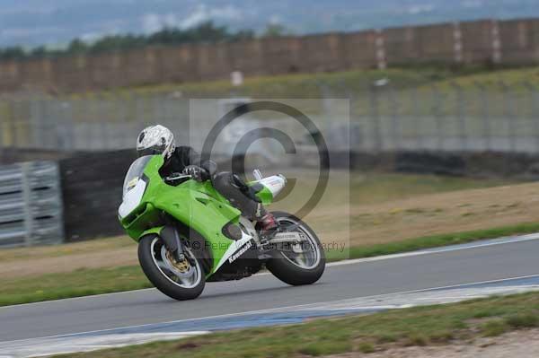 Motorcycle action photographs;Trackday digital images;donington;donington park leicestershire;donington photographs;event digital images;eventdigitalimages;no limits trackday;peter wileman photography;trackday;trackday photos