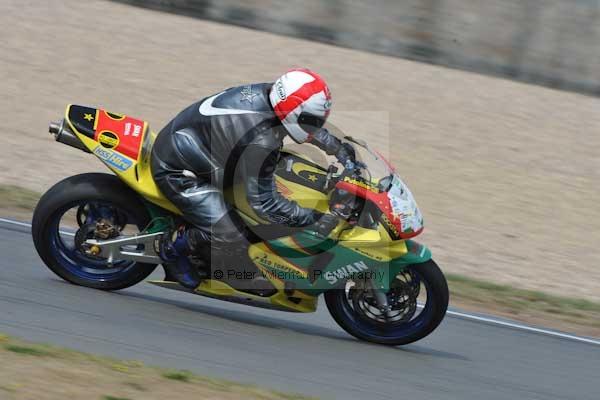 Motorcycle action photographs;Trackday digital images;donington;donington park leicestershire;donington photographs;event digital images;eventdigitalimages;no limits trackday;peter wileman photography;trackday;trackday photos