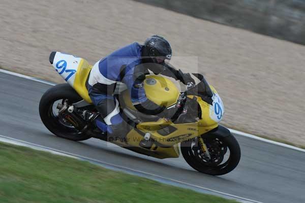 Motorcycle action photographs;Trackday digital images;donington;donington park leicestershire;donington photographs;event digital images;eventdigitalimages;no limits trackday;peter wileman photography;trackday;trackday photos