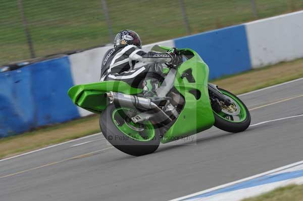 Motorcycle action photographs;Trackday digital images;donington;donington park leicestershire;donington photographs;event digital images;eventdigitalimages;no limits trackday;peter wileman photography;trackday;trackday photos