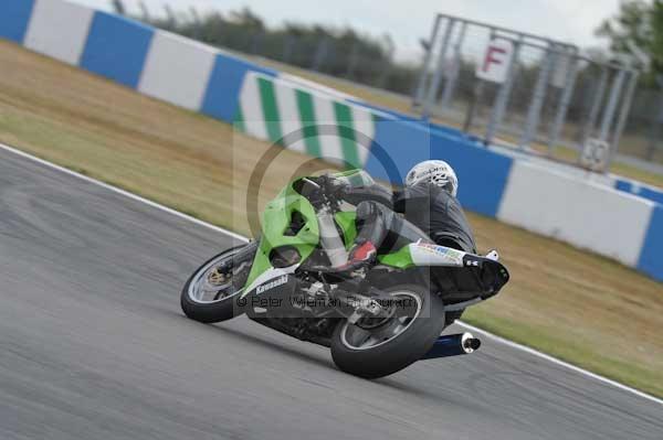 Motorcycle action photographs;Trackday digital images;donington;donington park leicestershire;donington photographs;event digital images;eventdigitalimages;no limits trackday;peter wileman photography;trackday;trackday photos