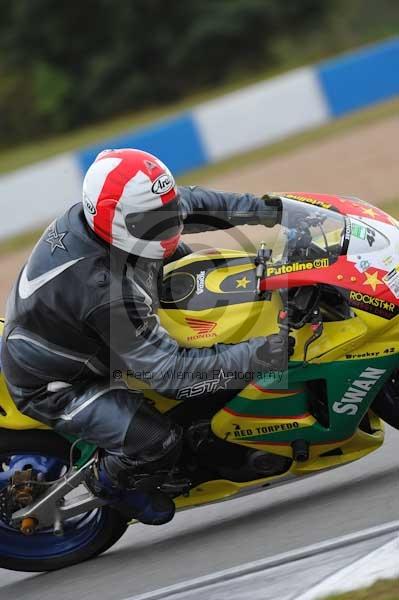 Motorcycle action photographs;Trackday digital images;donington;donington park leicestershire;donington photographs;event digital images;eventdigitalimages;no limits trackday;peter wileman photography;trackday;trackday photos