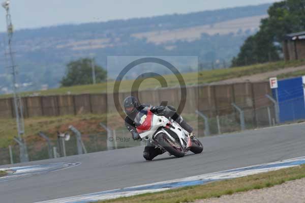 Motorcycle action photographs;Trackday digital images;donington;donington park leicestershire;donington photographs;event digital images;eventdigitalimages;no limits trackday;peter wileman photography;trackday;trackday photos