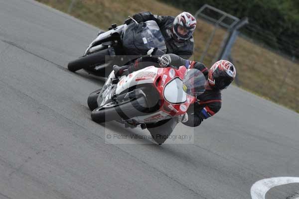 Motorcycle action photographs;Trackday digital images;donington;donington park leicestershire;donington photographs;event digital images;eventdigitalimages;no limits trackday;peter wileman photography;trackday;trackday photos