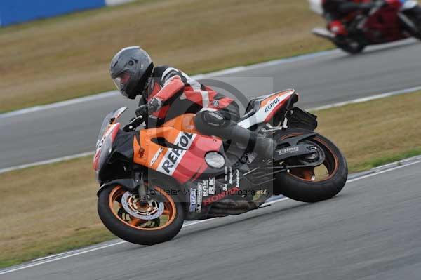 Motorcycle action photographs;Trackday digital images;donington;donington park leicestershire;donington photographs;event digital images;eventdigitalimages;no limits trackday;peter wileman photography;trackday;trackday photos