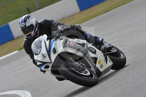 Motorcycle action photographs;Trackday digital images;donington;donington park leicestershire;donington photographs;event digital images;eventdigitalimages;no limits trackday;peter wileman photography;trackday;trackday photos