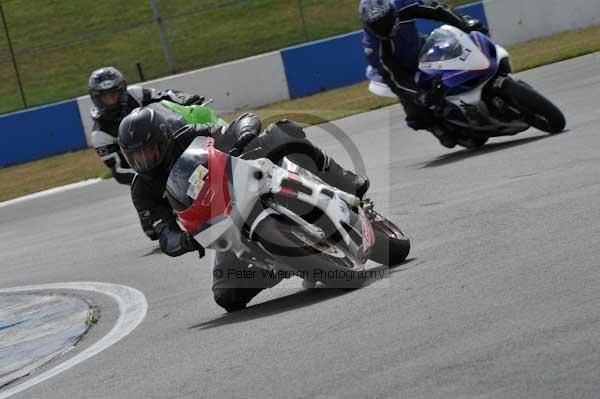 Motorcycle action photographs;Trackday digital images;donington;donington park leicestershire;donington photographs;event digital images;eventdigitalimages;no limits trackday;peter wileman photography;trackday;trackday photos