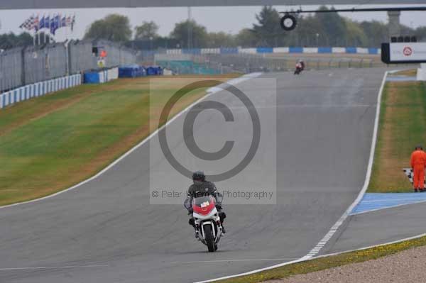 Motorcycle action photographs;Trackday digital images;donington;donington park leicestershire;donington photographs;event digital images;eventdigitalimages;no limits trackday;peter wileman photography;trackday;trackday photos