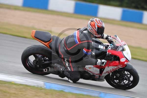 Motorcycle action photographs;Trackday digital images;donington;donington park leicestershire;donington photographs;event digital images;eventdigitalimages;no limits trackday;peter wileman photography;trackday;trackday photos