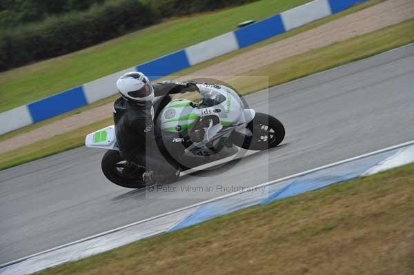 Motorcycle action photographs;Trackday digital images;donington;donington park leicestershire;donington photographs;event digital images;eventdigitalimages;no limits trackday;peter wileman photography;trackday;trackday photos