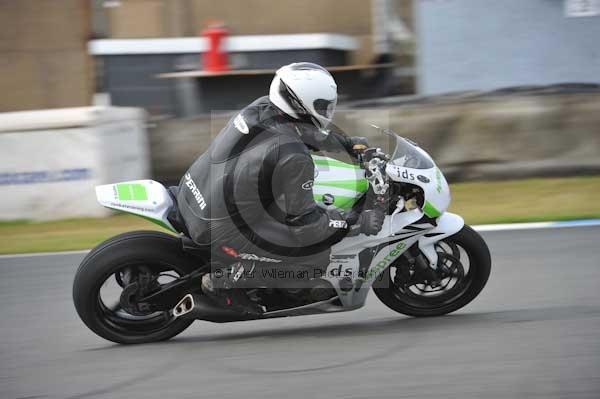 Motorcycle action photographs;Trackday digital images;donington;donington park leicestershire;donington photographs;event digital images;eventdigitalimages;no limits trackday;peter wileman photography;trackday;trackday photos