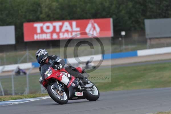 Motorcycle action photographs;Trackday digital images;donington;donington park leicestershire;donington photographs;event digital images;eventdigitalimages;no limits trackday;peter wileman photography;trackday;trackday photos