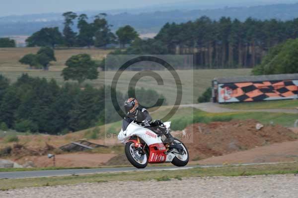 Motorcycle action photographs;Trackday digital images;donington;donington park leicestershire;donington photographs;event digital images;eventdigitalimages;no limits trackday;peter wileman photography;trackday;trackday photos