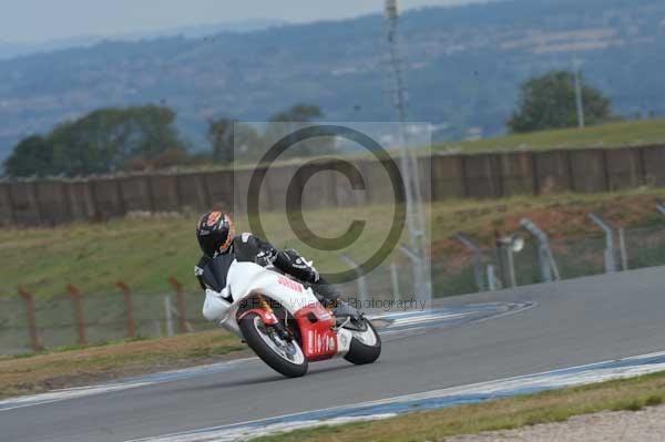 Motorcycle action photographs;Trackday digital images;donington;donington park leicestershire;donington photographs;event digital images;eventdigitalimages;no limits trackday;peter wileman photography;trackday;trackday photos