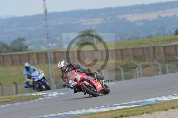 Motorcycle action photographs;Trackday digital images;donington;donington park leicestershire;donington photographs;event digital images;eventdigitalimages;no limits trackday;peter wileman photography;trackday;trackday photos