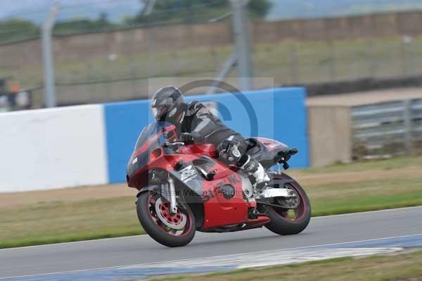 Motorcycle action photographs;Trackday digital images;donington;donington park leicestershire;donington photographs;event digital images;eventdigitalimages;no limits trackday;peter wileman photography;trackday;trackday photos