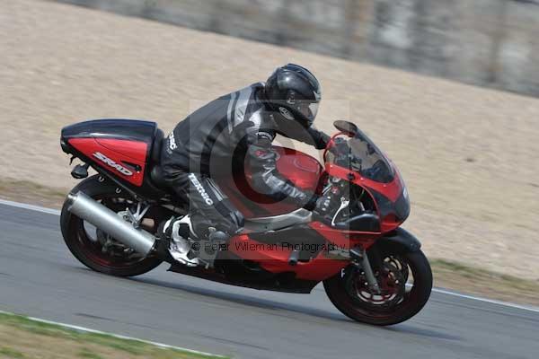 Motorcycle action photographs;Trackday digital images;donington;donington park leicestershire;donington photographs;event digital images;eventdigitalimages;no limits trackday;peter wileman photography;trackday;trackday photos