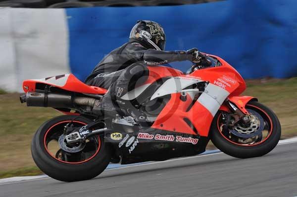 Motorcycle action photographs;Trackday digital images;donington;donington park leicestershire;donington photographs;event digital images;eventdigitalimages;no limits trackday;peter wileman photography;trackday;trackday photos