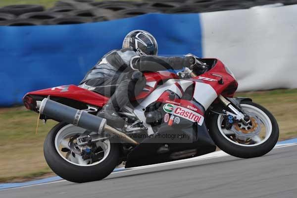 Motorcycle action photographs;Trackday digital images;donington;donington park leicestershire;donington photographs;event digital images;eventdigitalimages;no limits trackday;peter wileman photography;trackday;trackday photos