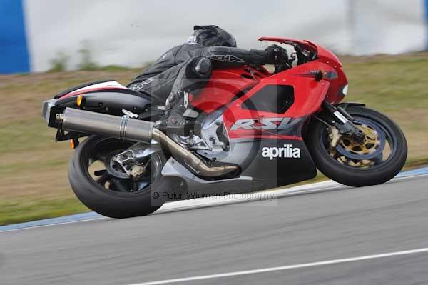 Motorcycle action photographs;Trackday digital images;donington;donington park leicestershire;donington photographs;event digital images;eventdigitalimages;no limits trackday;peter wileman photography;trackday;trackday photos