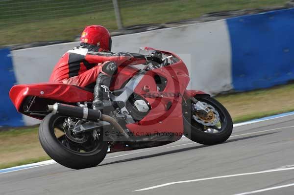 Motorcycle action photographs;Trackday digital images;donington;donington park leicestershire;donington photographs;event digital images;eventdigitalimages;no limits trackday;peter wileman photography;trackday;trackday photos