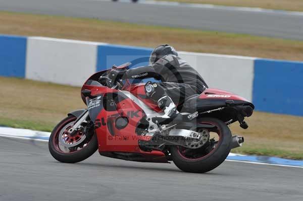 Motorcycle action photographs;Trackday digital images;donington;donington park leicestershire;donington photographs;event digital images;eventdigitalimages;no limits trackday;peter wileman photography;trackday;trackday photos
